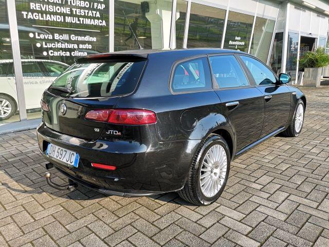 ALFA ROMEO 159 1.9 JTDm 16V Sportwagon Distinctive GANCIO TRAINO