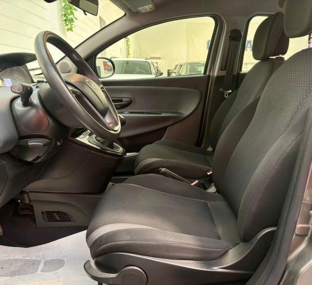 LANCIA Ypsilon 1.2 69 CV 5 porte Silver