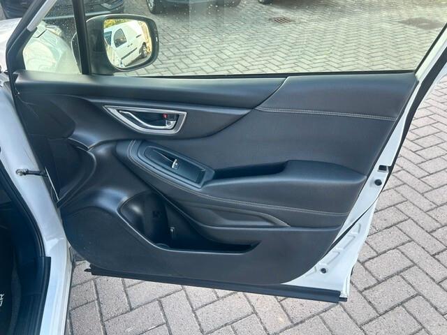 Subaru Forester 2.0 e-Boxer CVT Lineartronic FREE