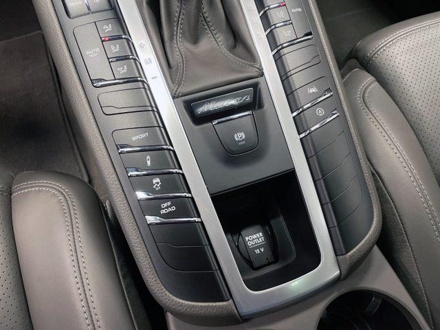 PORSCHE Macan 3.0 S