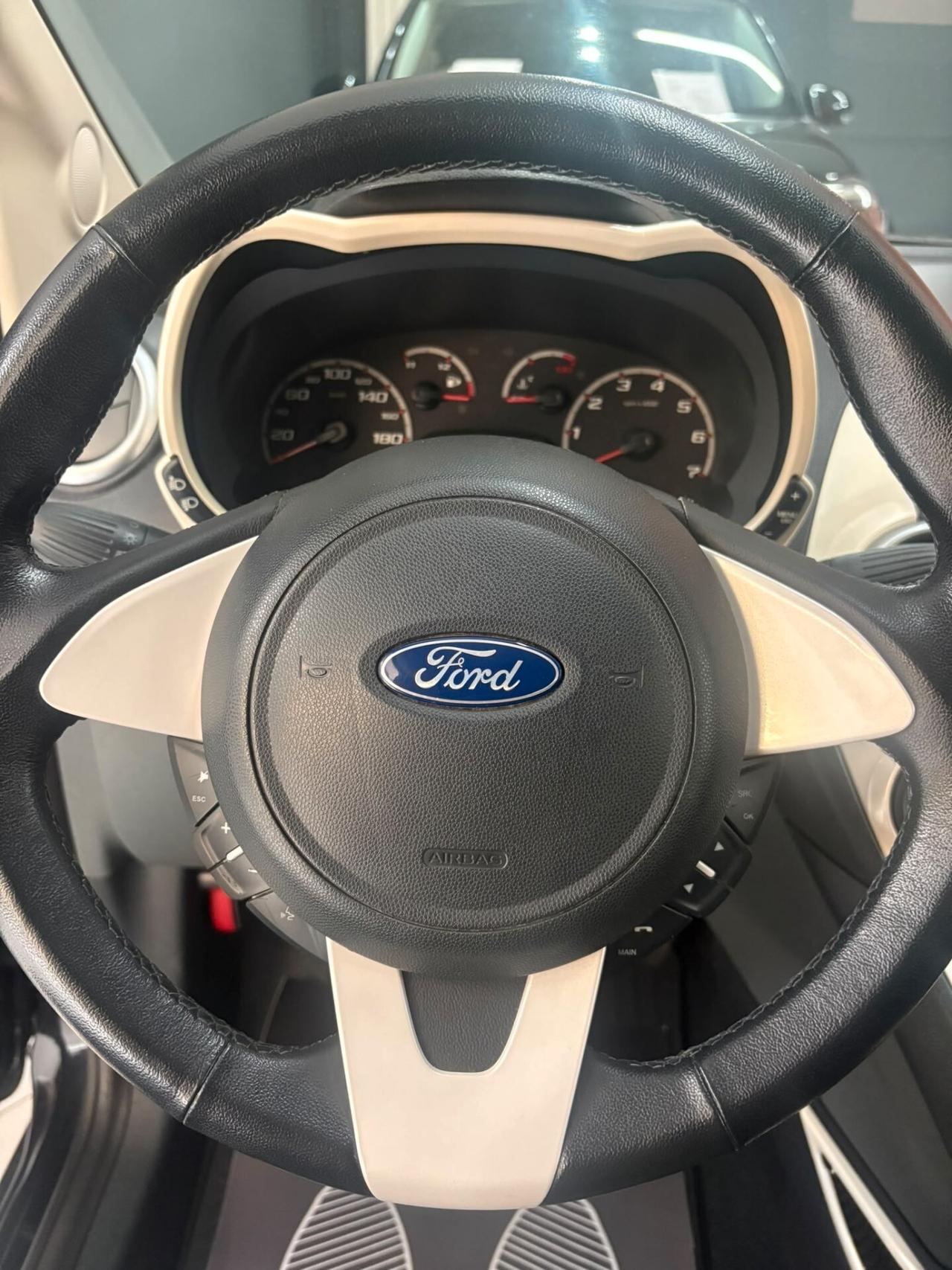 Ford Ka 74.000 km ( sensori post)