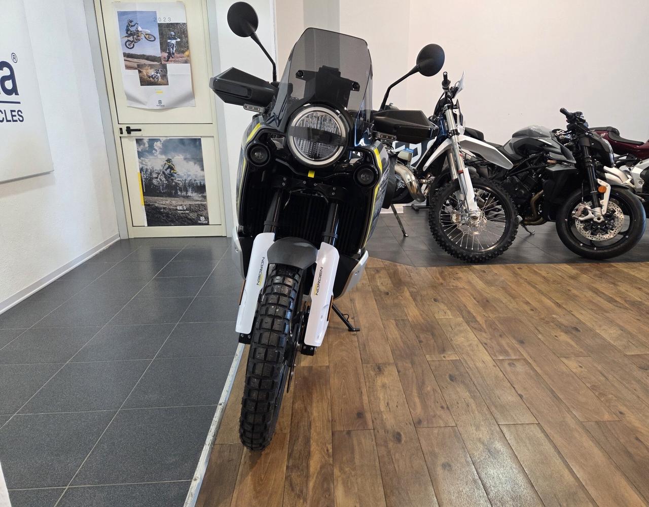 Husqvarna Norden 901 Borse e Cavalletto Centrale