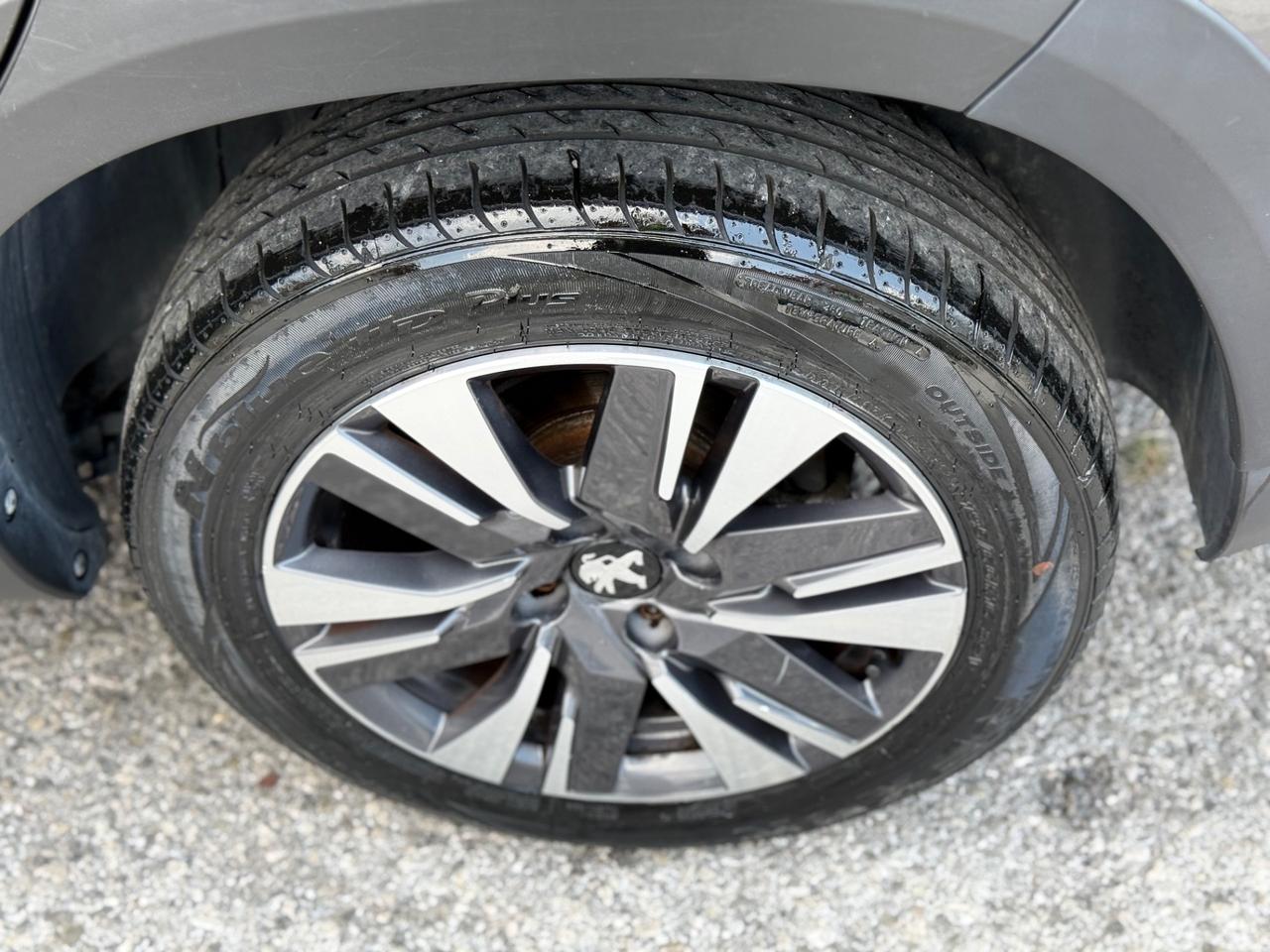 Peugeot 2008 BlueHDi 120 EAT6 S&S Allure