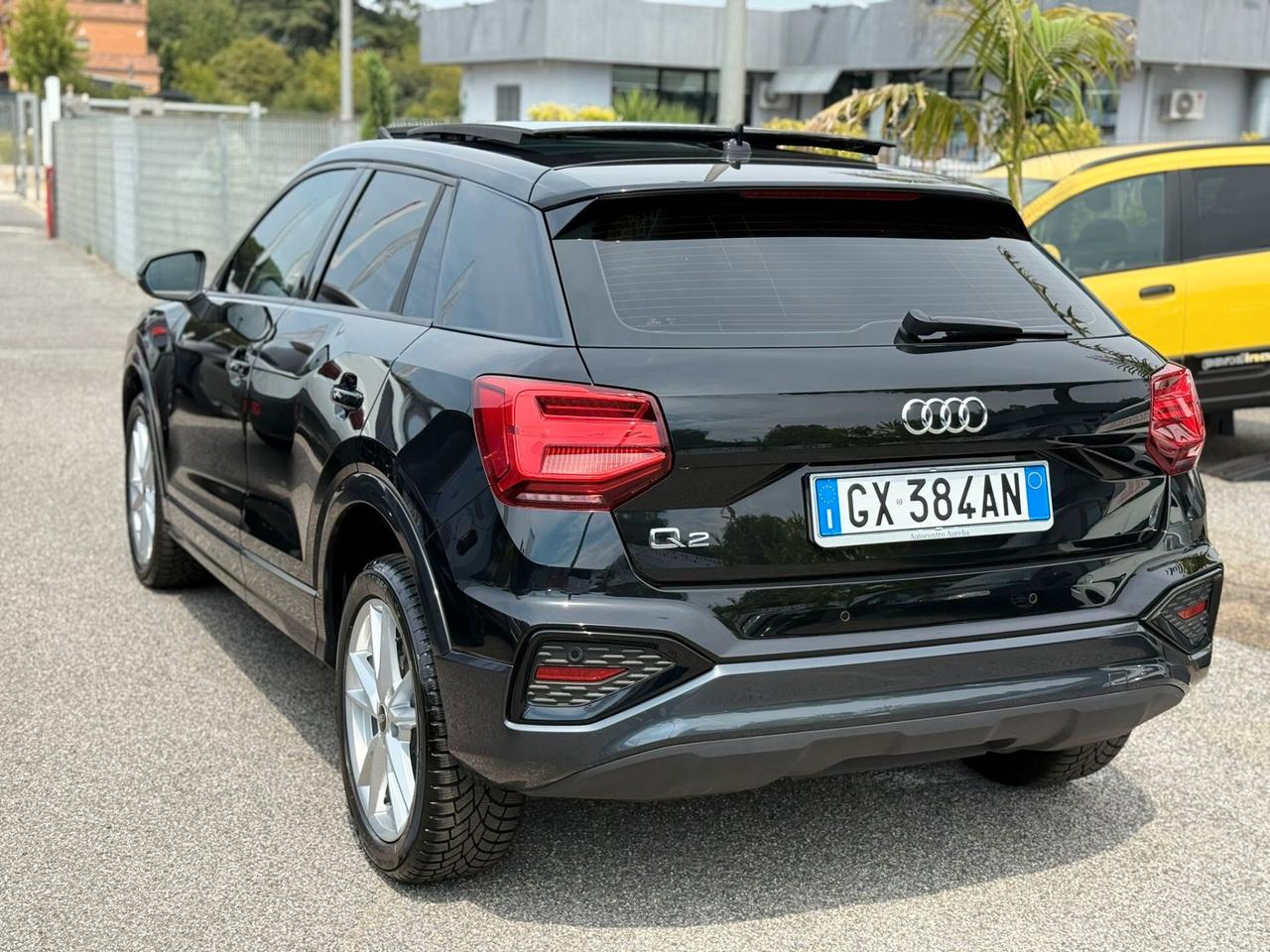 Audi Q2 30 TDI Identity Black
