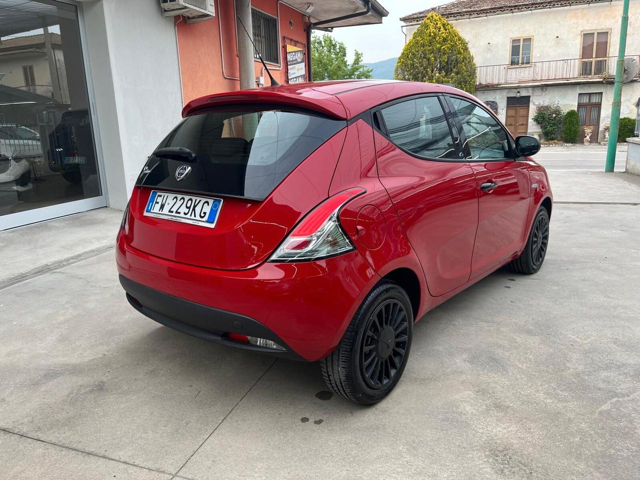 Lancia Ypsilon 1.2 69 CV 5 porte GPL Ecochic Elefantino Blu