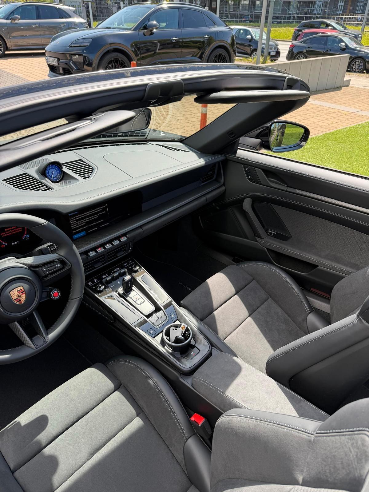 Porsche 911 Carrera GTS Cabrio