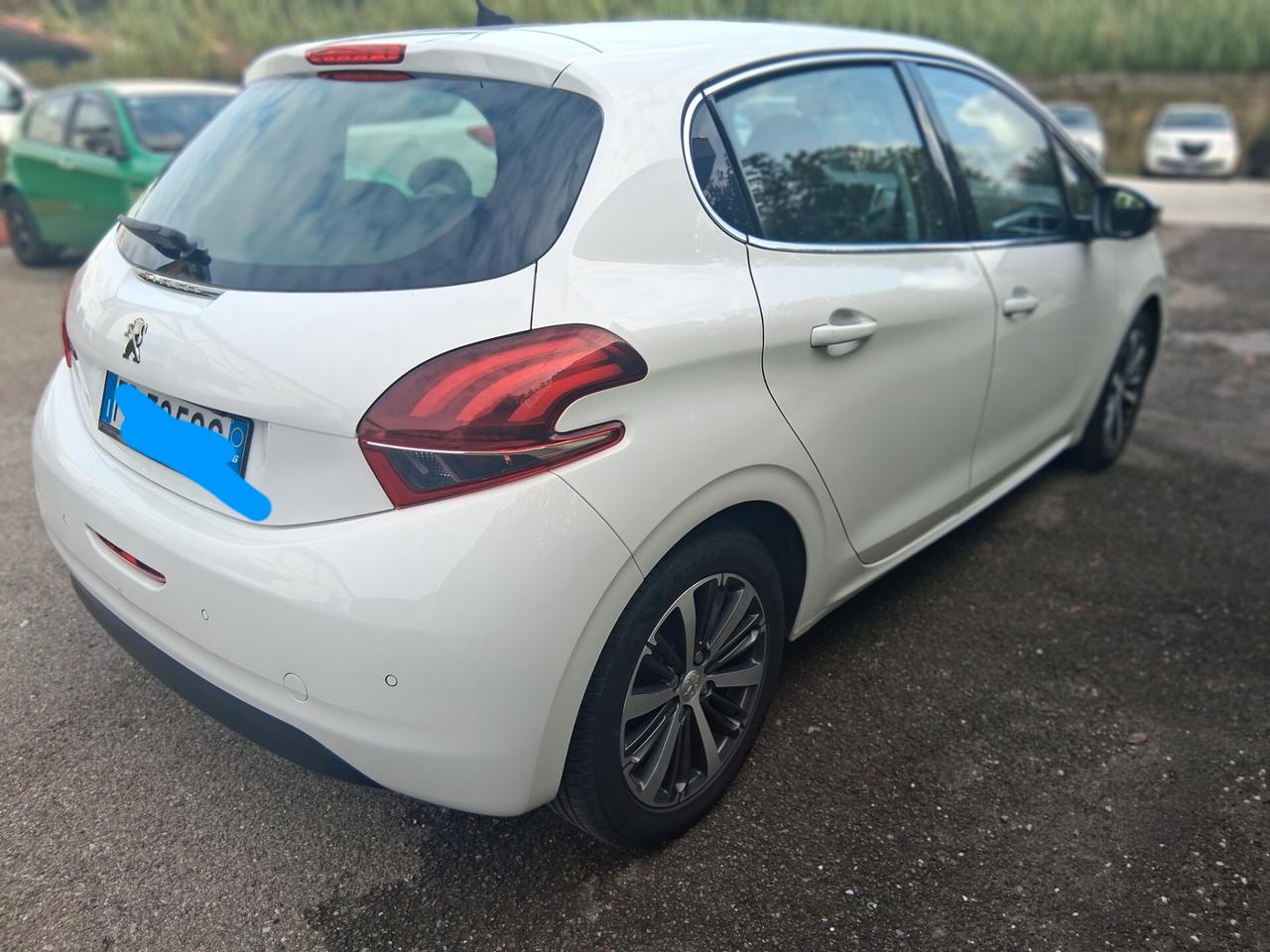 Peugeot 208 PureTech 82 5 porte Allure