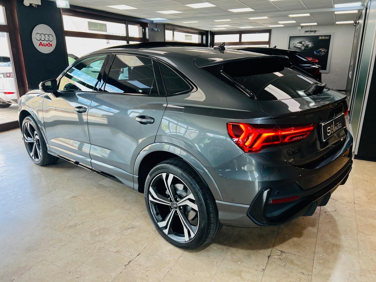 Audi Q3 Sportback, 35 2.0 tdi Identity Black quattro s-tronic