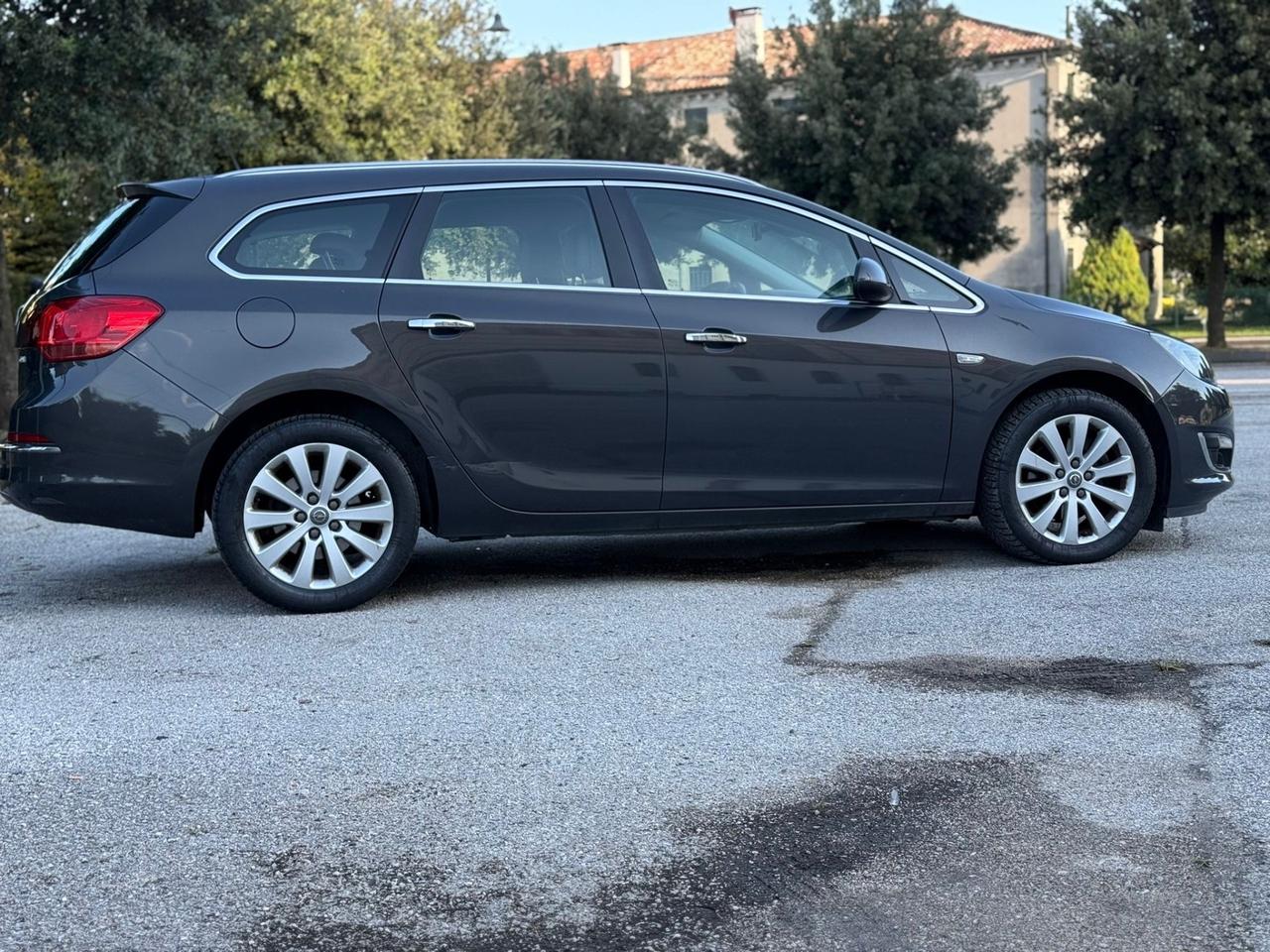 Opel Astra 1.7 CDTI 110CV Sports Tourer Cosmo Fleet
