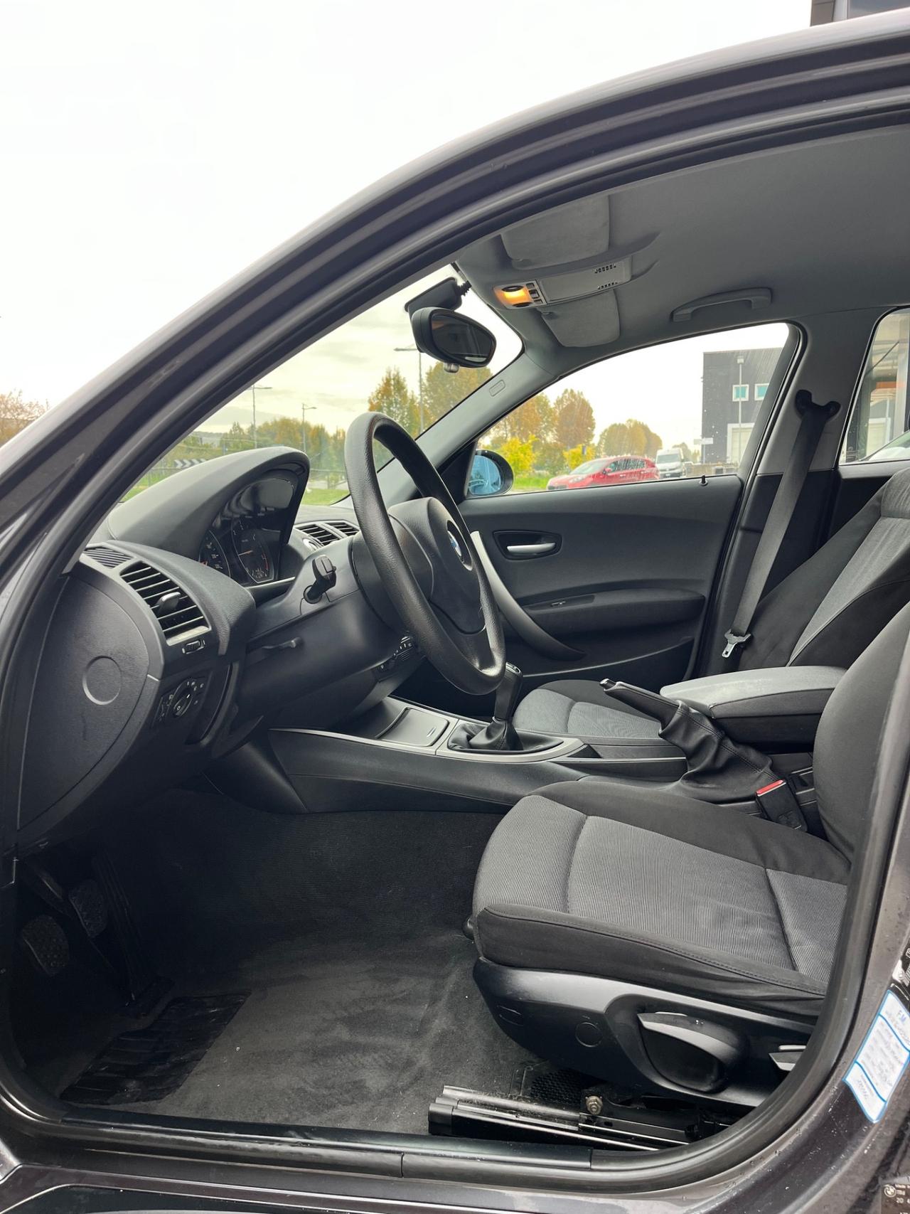 Bmw serie 118D 122CV Neopatentati