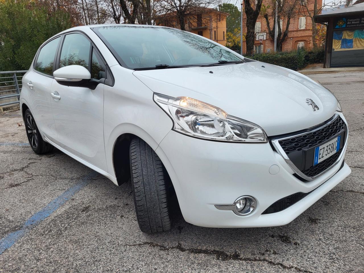 PEUGEOT 208 1,4 HDI-UNICO PROPRIETAR-4 REVISIONI