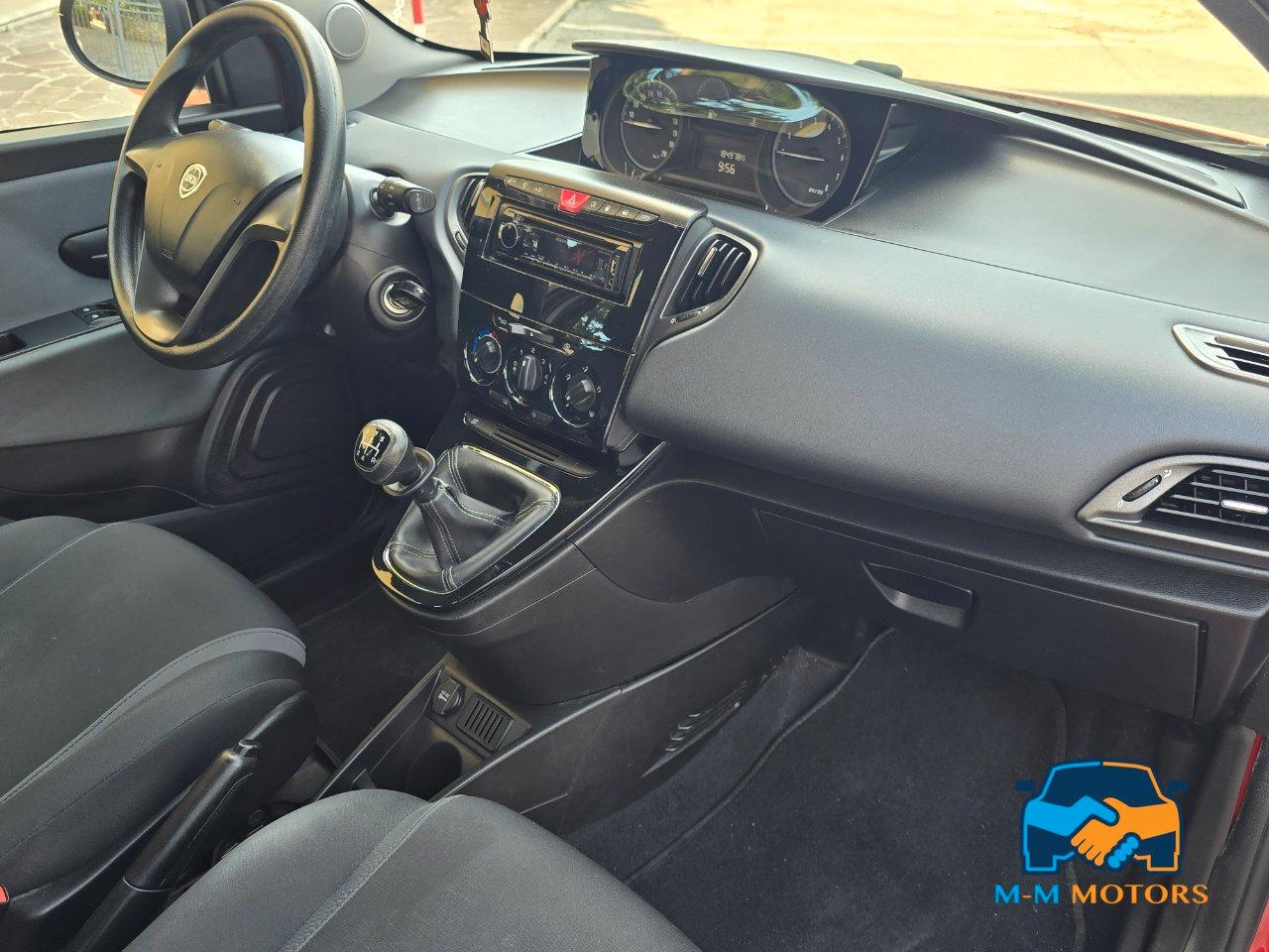 Lancia Ypsilon 5 Porte Ypsilon 0.9 t.air Silver ecochic metano 80cv