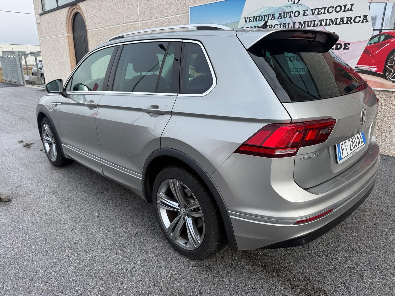 VOLKSWAGEN Tiguan 1.6 TDI Sport BMT R LINE IVA ESPOSTA