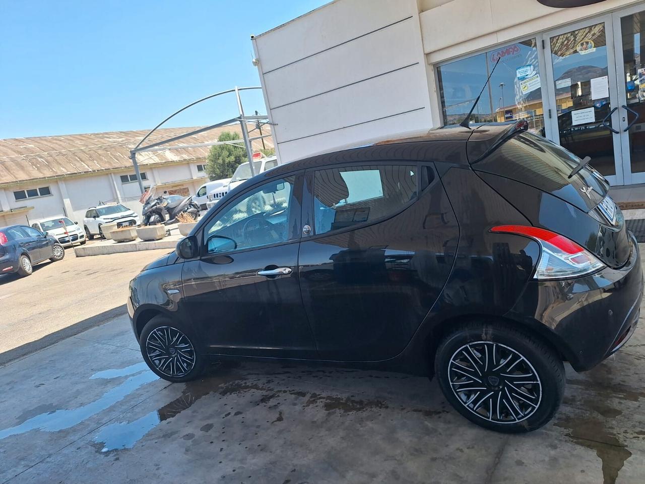 Lancia Ypsilon 1.2 69 CV 5 porte GPL Ecochic Gold