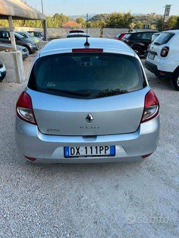 Renault clio neopatentati