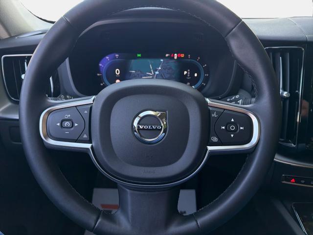 VOLVO XC60 B4 (d) AWD automatico