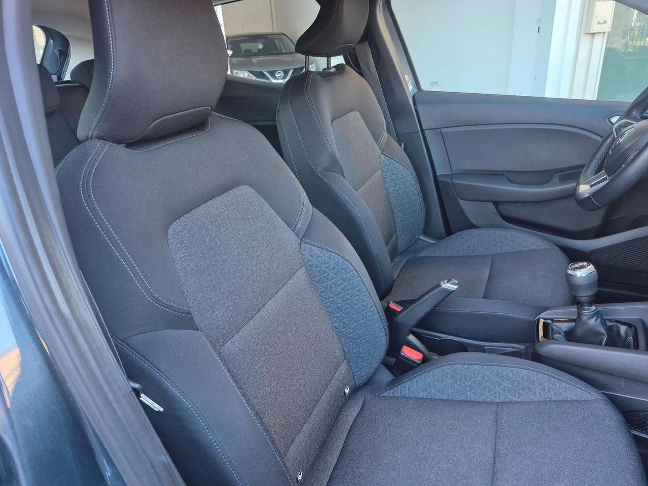 Renault Clio TCe 90 CV 5 porte IVA ESPOSTA