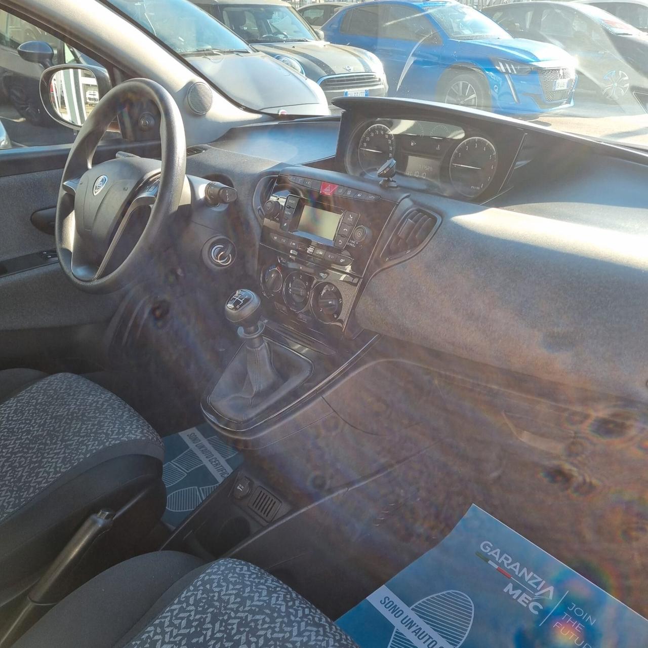 Lancia Ypsilon 1.2 69 CV 5 porte S&S Platinum