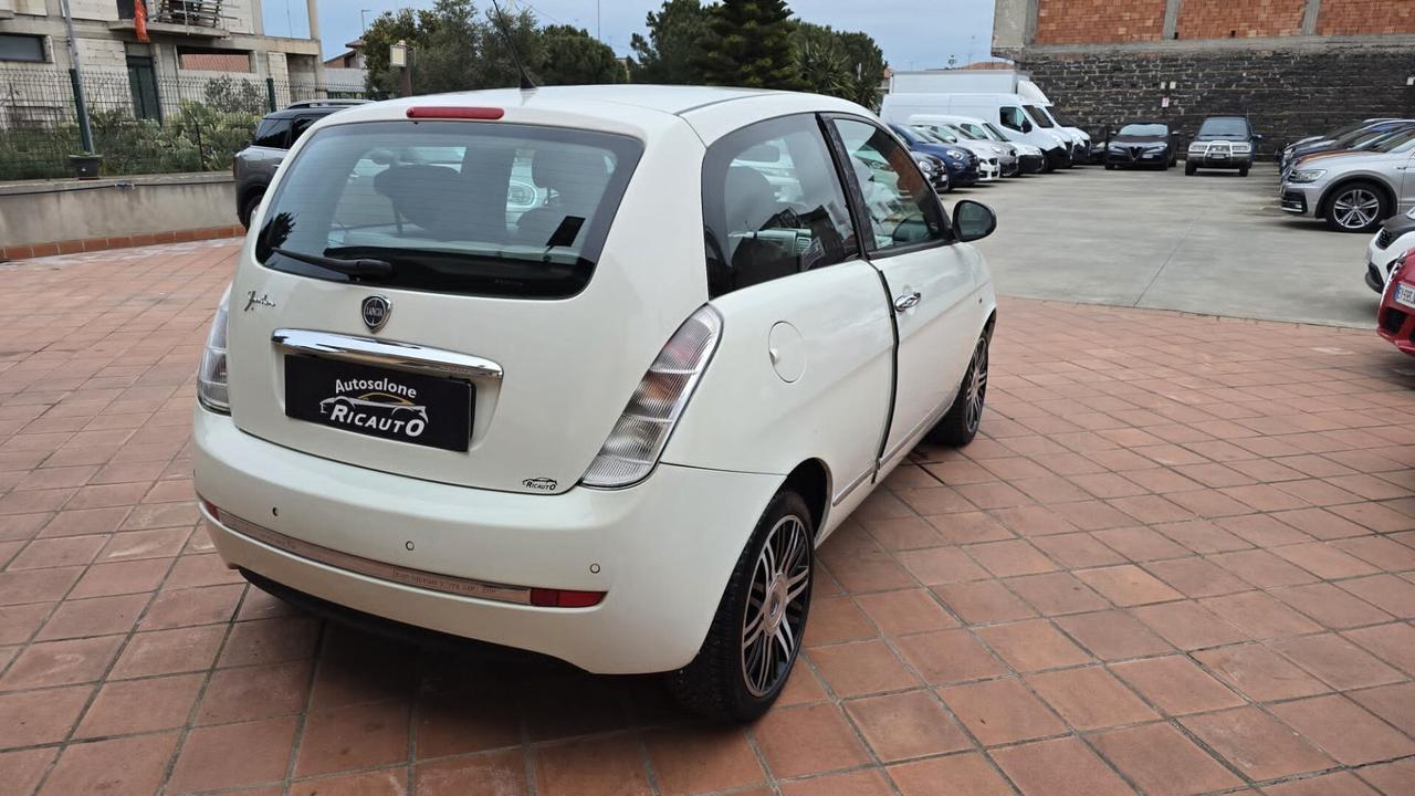 Lancia Ypsilon 1.3 MJT 75 CV Elle