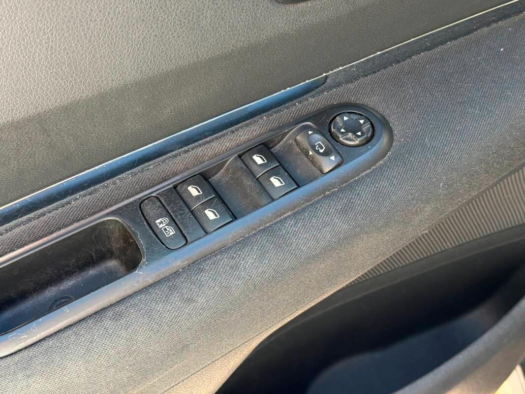 Peugeot 3008 2.0 hdi 16v Active (tecno) 163cv auto