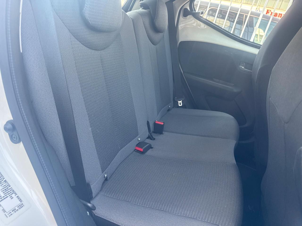 Toyota Aygo Connect 1.0 VVT-i 72 CV 5 porte x-play