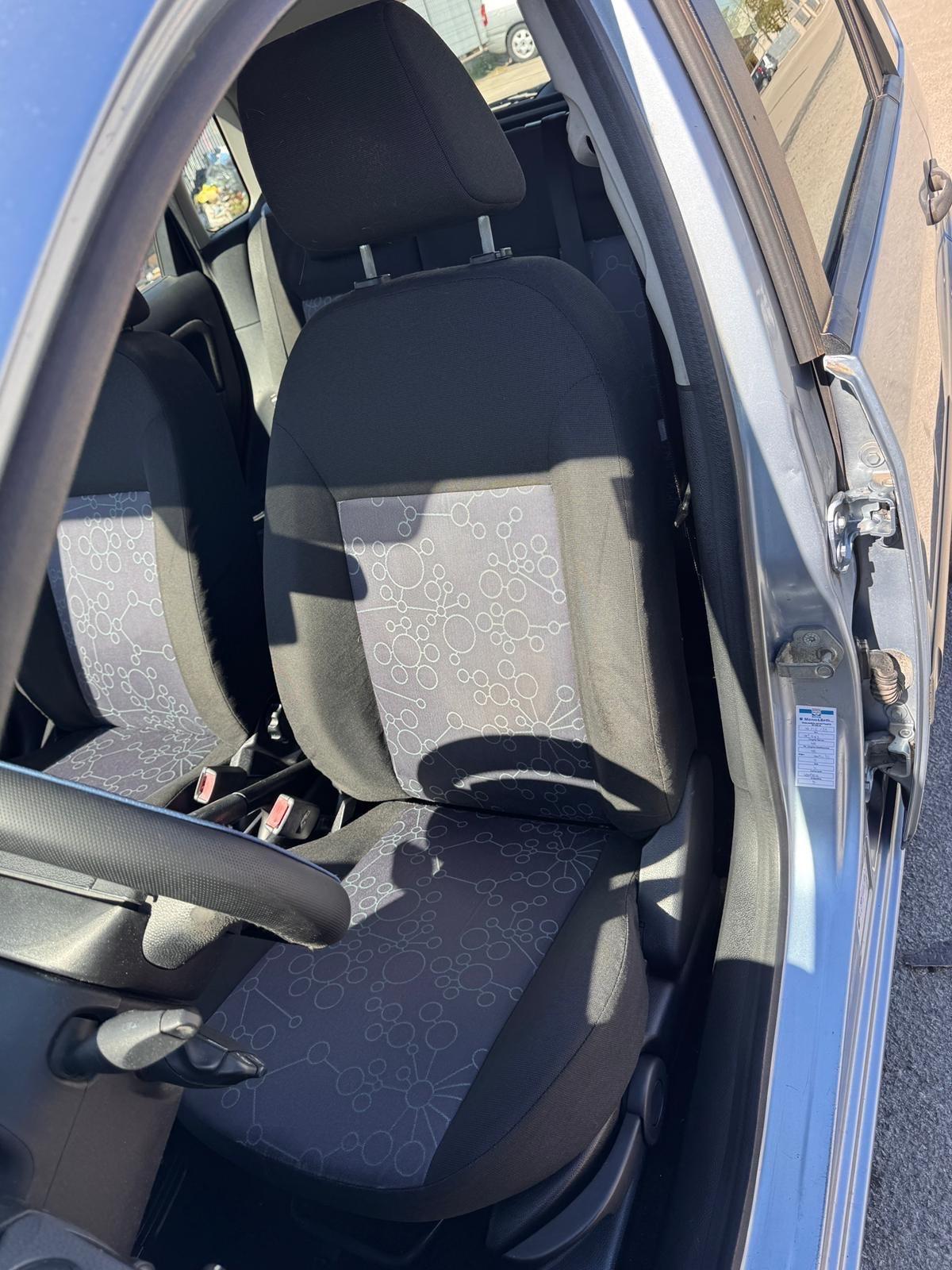 Ford Fiesta 1.2 16V 5p. Ghia km 144000