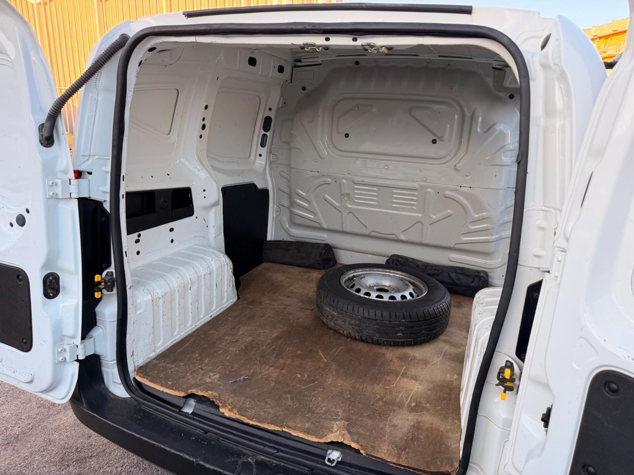 Fiat Fiorino 1.3 MJT 80CV Con porta laterale