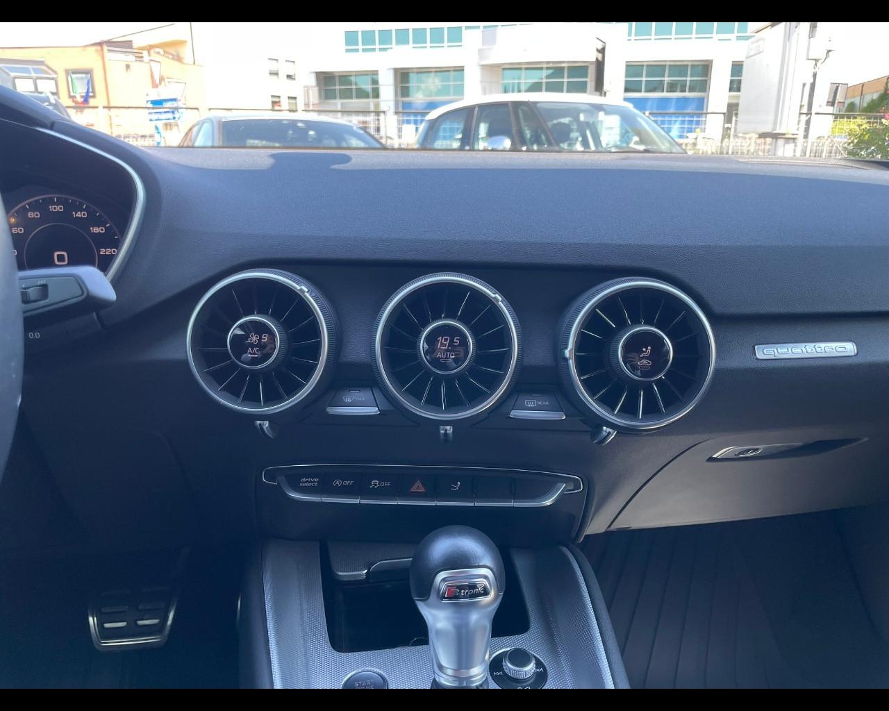 AUDI TT 3ª serie - TT Coupé 2.0 TDI quattro S tronic S line