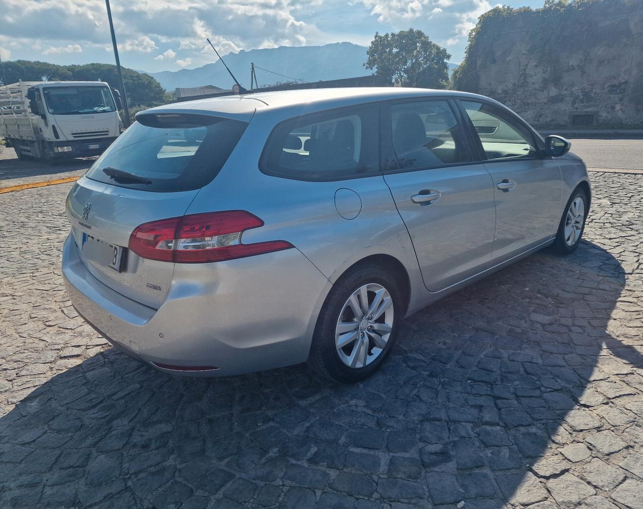 Peugeot 308 BlueHDi 120 S&S SW Business