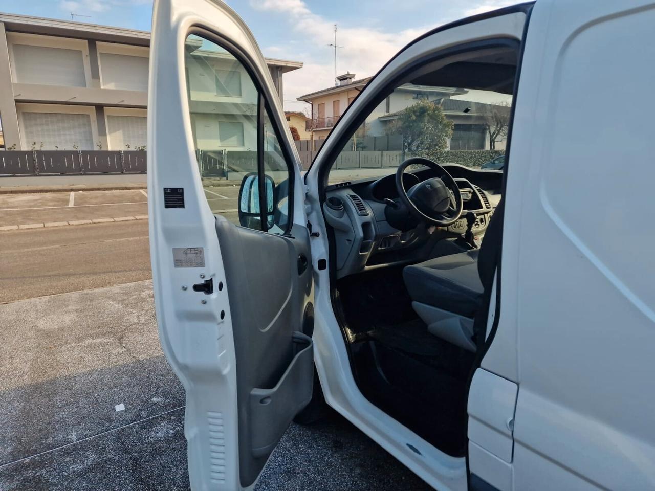 RENAULT TRAFIC 2.0 DCI 115 CV FURGONE L1H1 2013