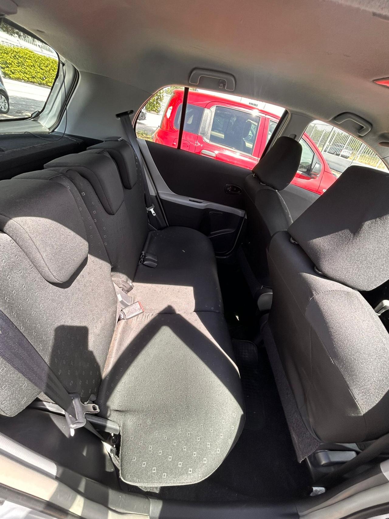 Toyota Yaris 1.0 5 porte Sol