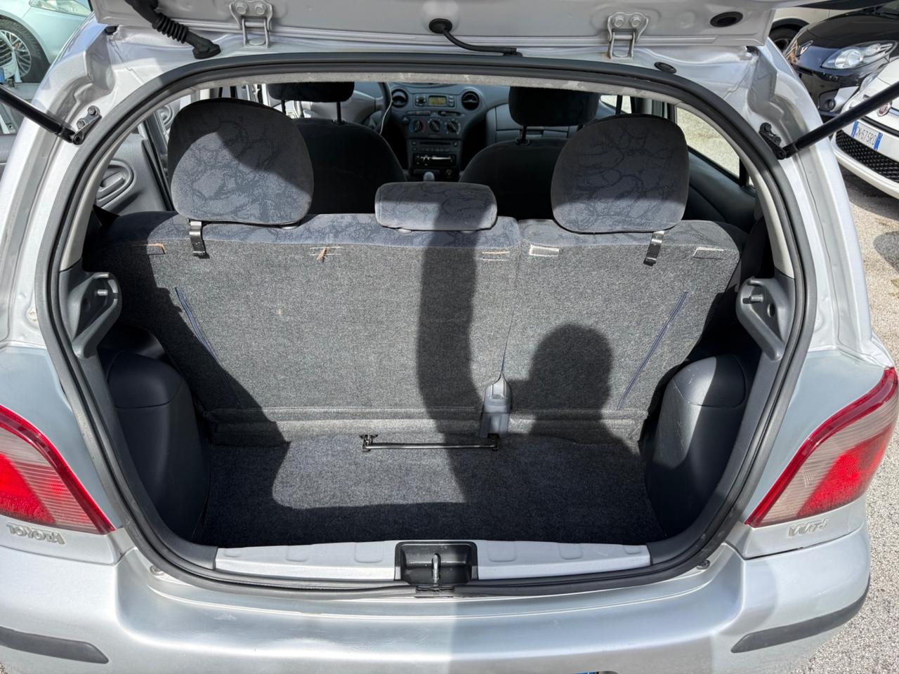 Toyota Yaris 1.0i 16V cat 5 porte Sol