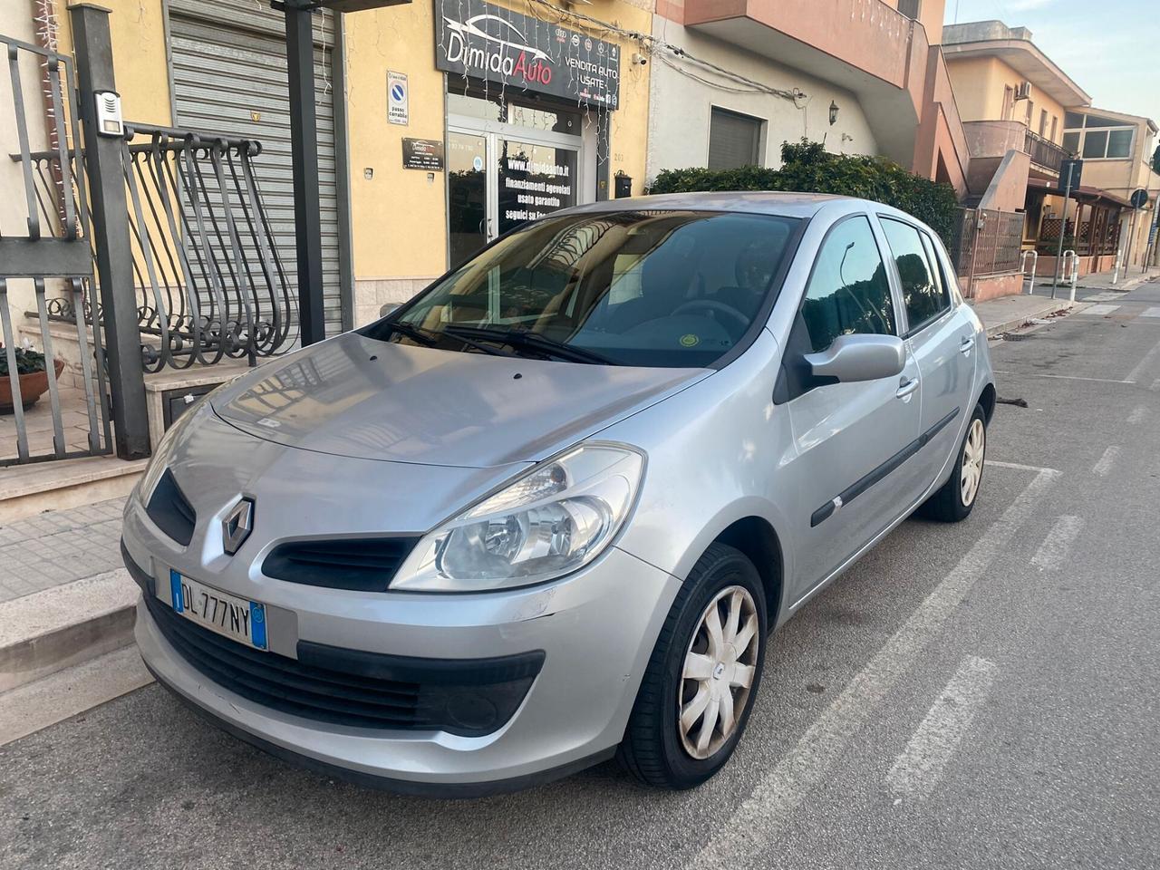 RENAULT CLIO 2008 1.5 DIESEL