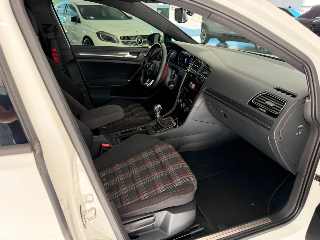 Volkswagen Golf GTI Performance 2.0 245 CV TSI DSG 3p. BMT