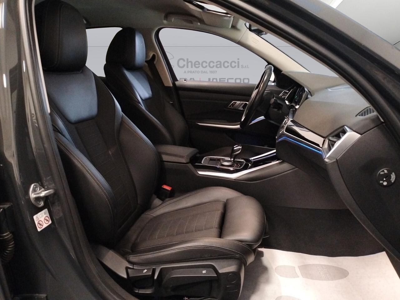 BMW 318 d Serie 3 G20 Berlina mhev 48V Luxury auto IVA ESPOSTA