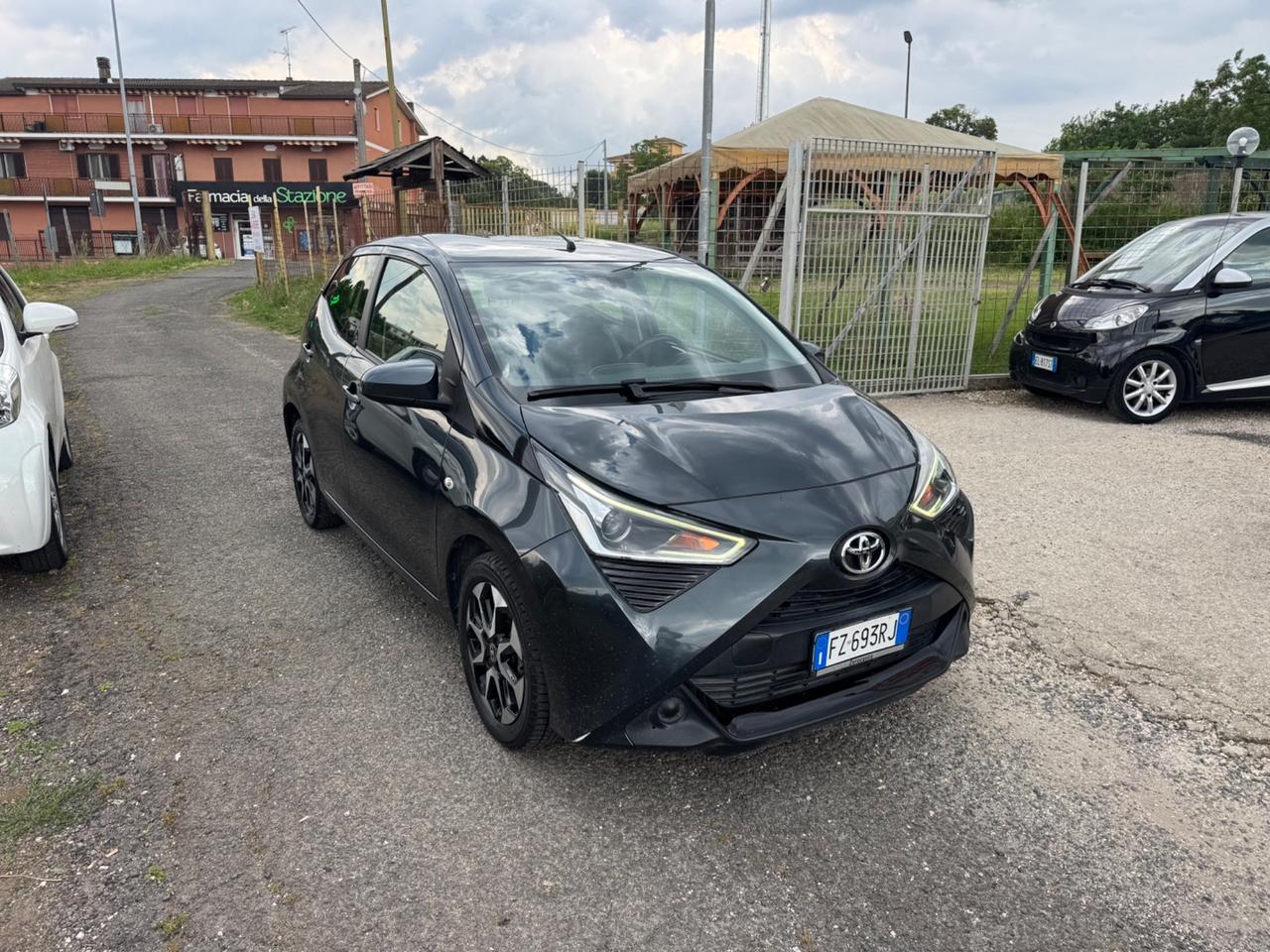 Toyota Aygo Connect 1.0 VVT-i 72 CV 5 porte x-play MMT