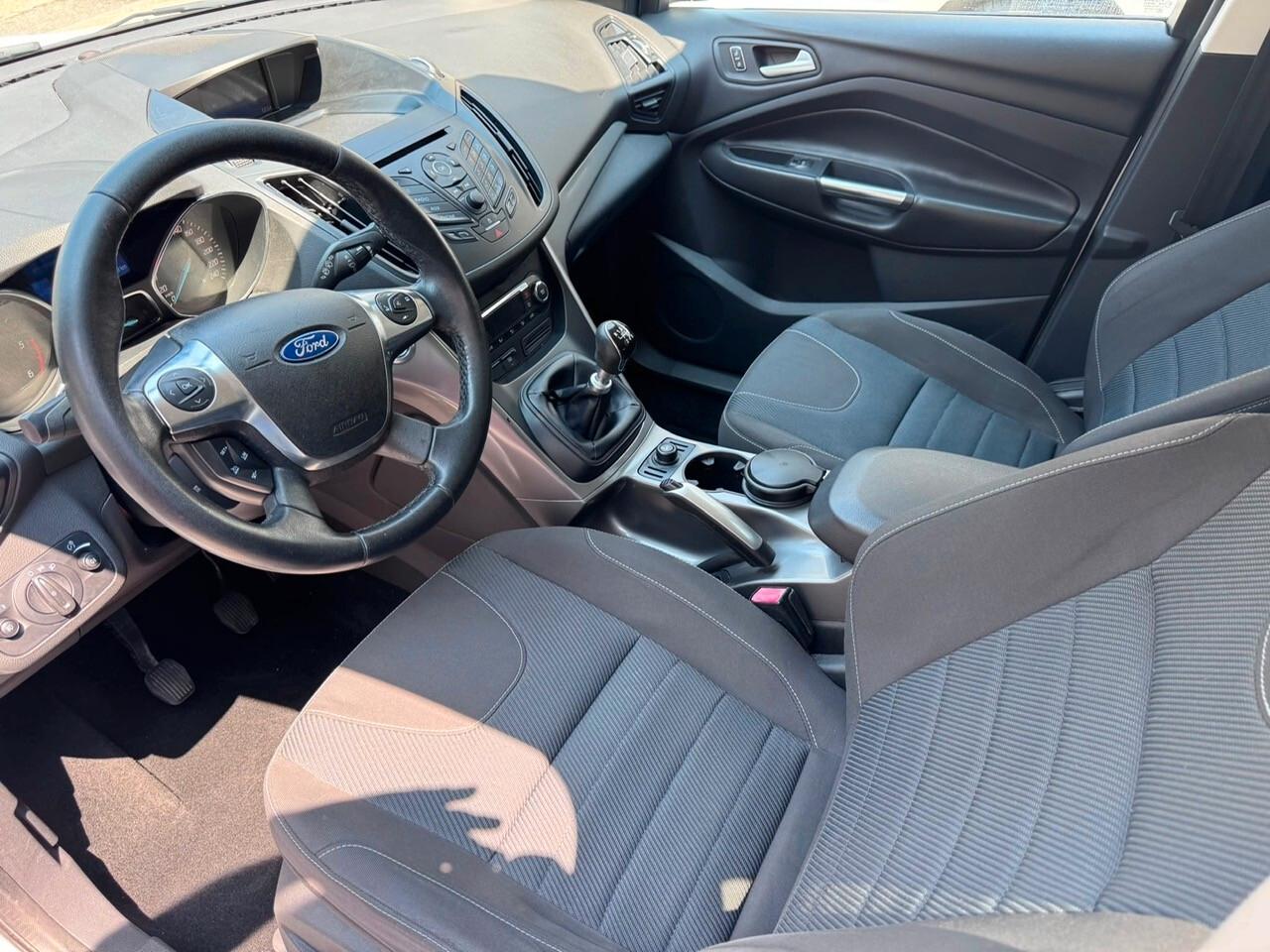 Ford Kuga 2.0 TDCI 140 CV 2WD Titanium