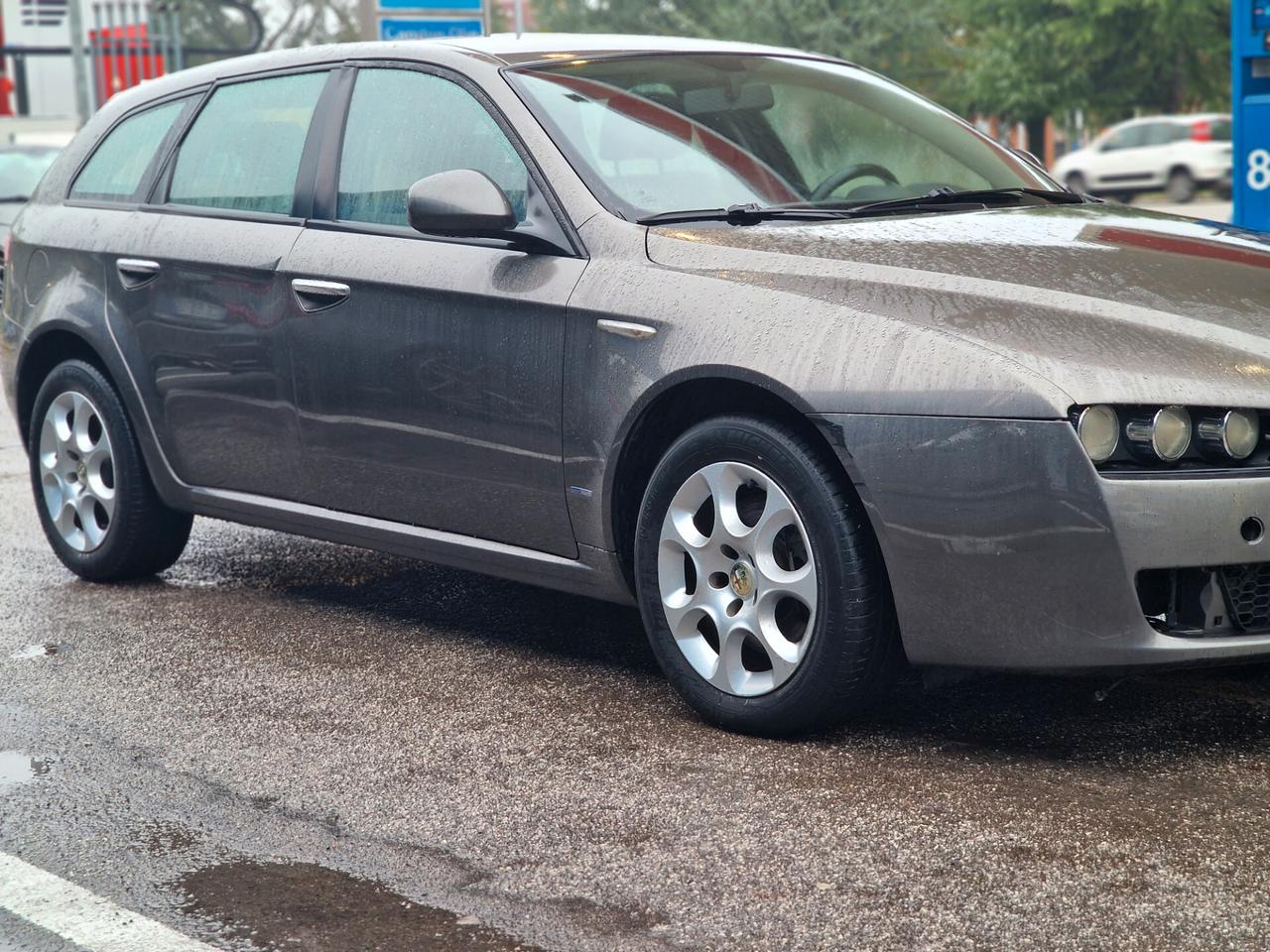 Alfa Romeo 159 1.9 JTDm Sportwagon Distinctive