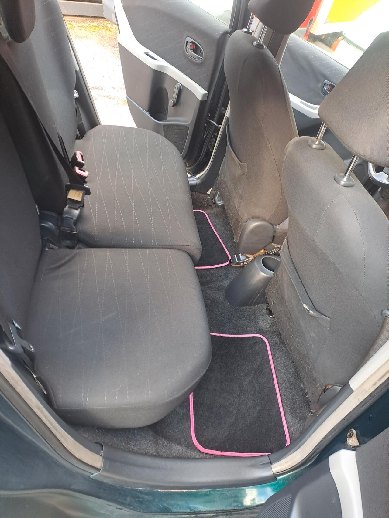 Toyota Yaris 1.0 5 porte per neopatentati