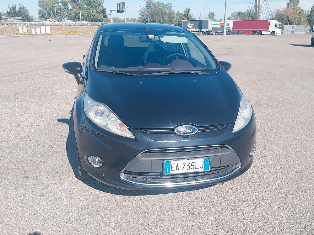 Ford Fiesta 1.4 5 porte Bz.- GPL Titanium