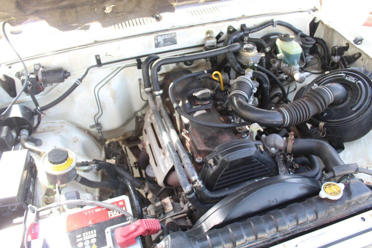 TOYOTA Hilux 2.5 extra cab