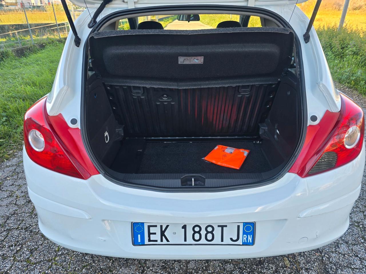 Opel Corsa 1.2 GPL con GARANZIA-NEOPATENTATI