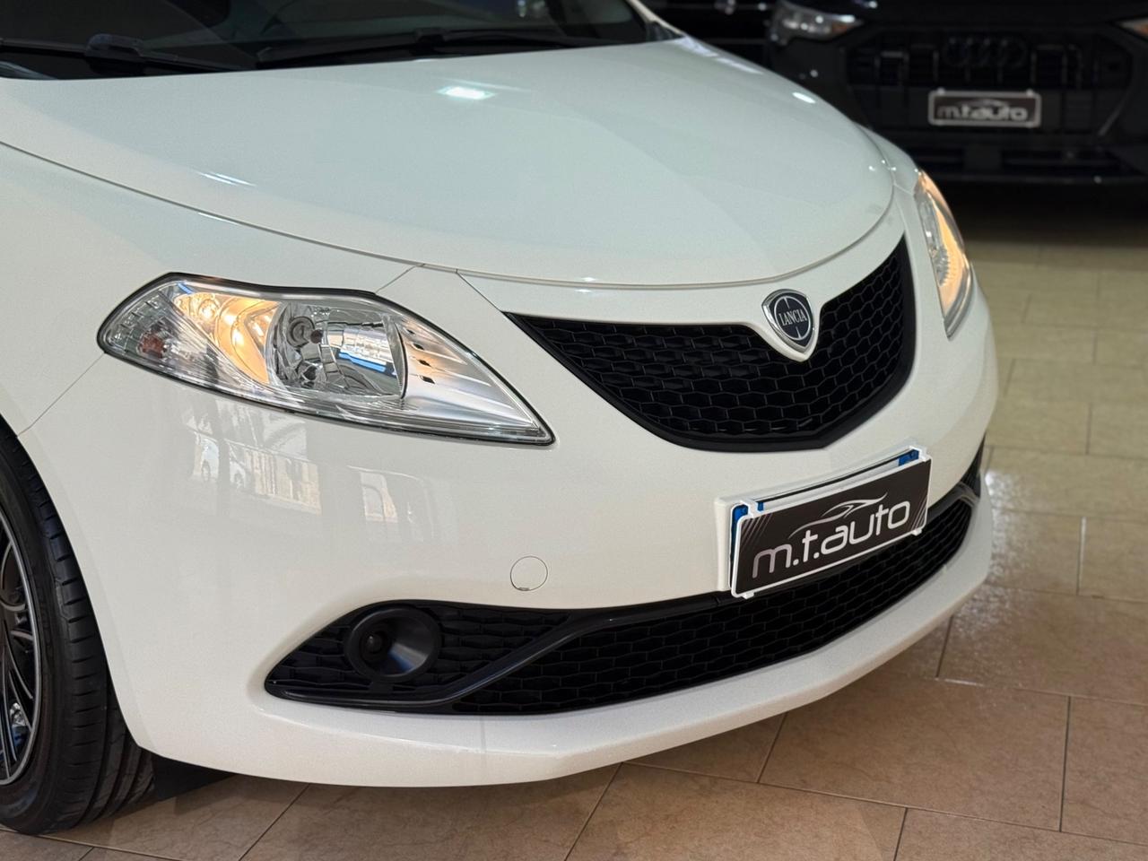 Lancia Ypsilon 1.2 69 CV 5 porte Gold