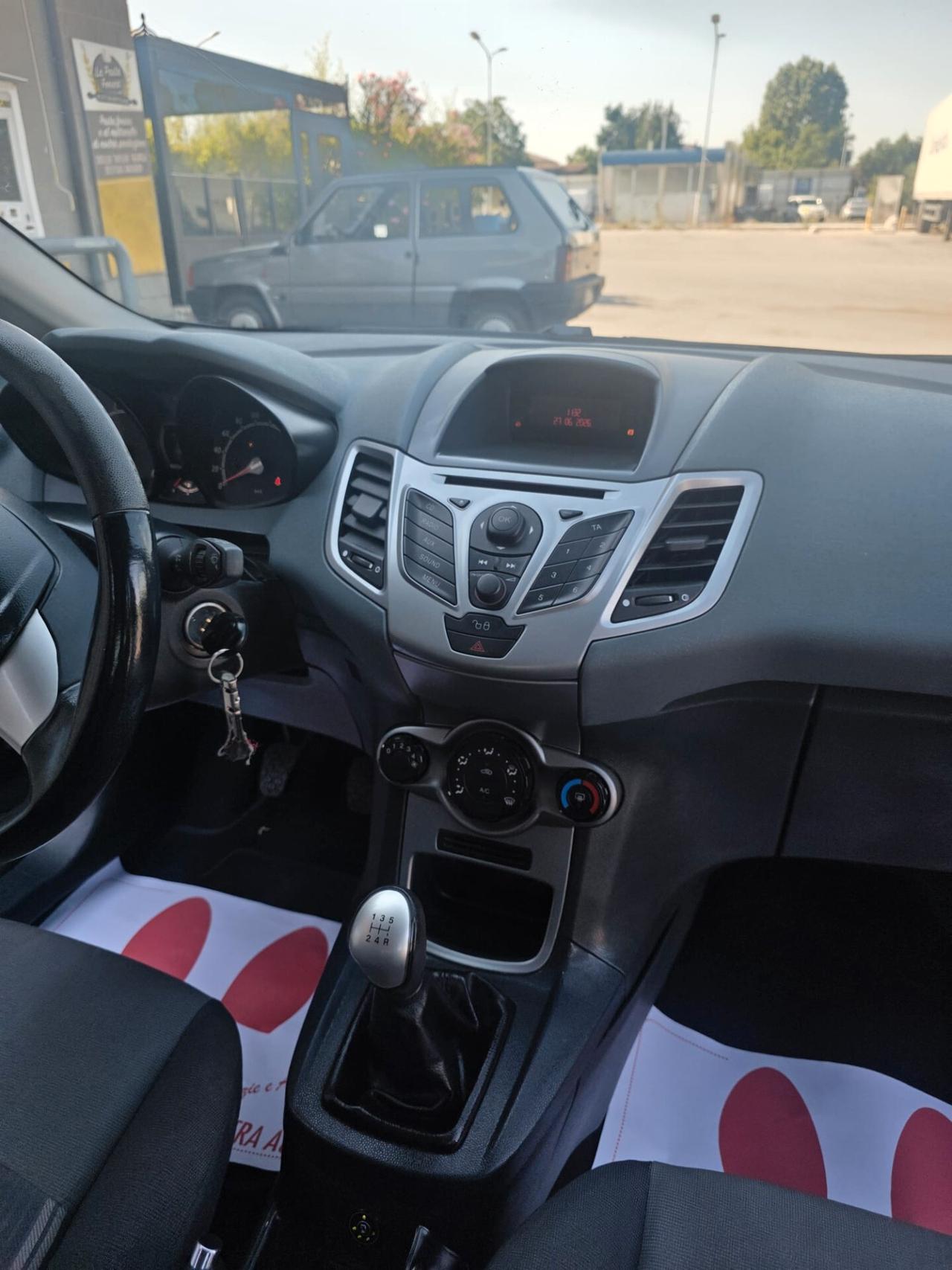 Ford Fiesta 1.4 5 porte Bz.- GPL Titanium
