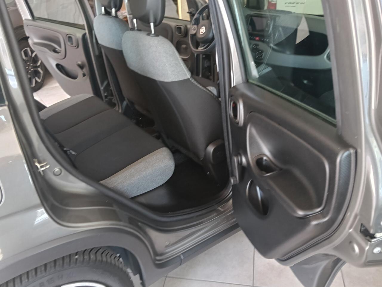 Fiat Panda Hybrid city life