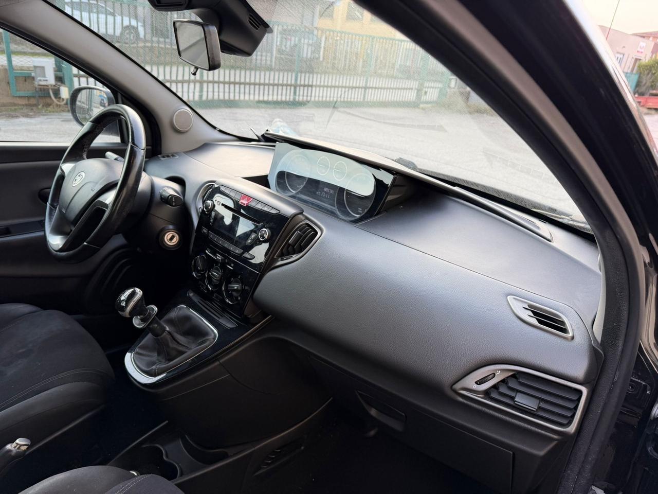 LANCIA Y 1.2 Platinum VENDUTA abbinata con CLASSE B