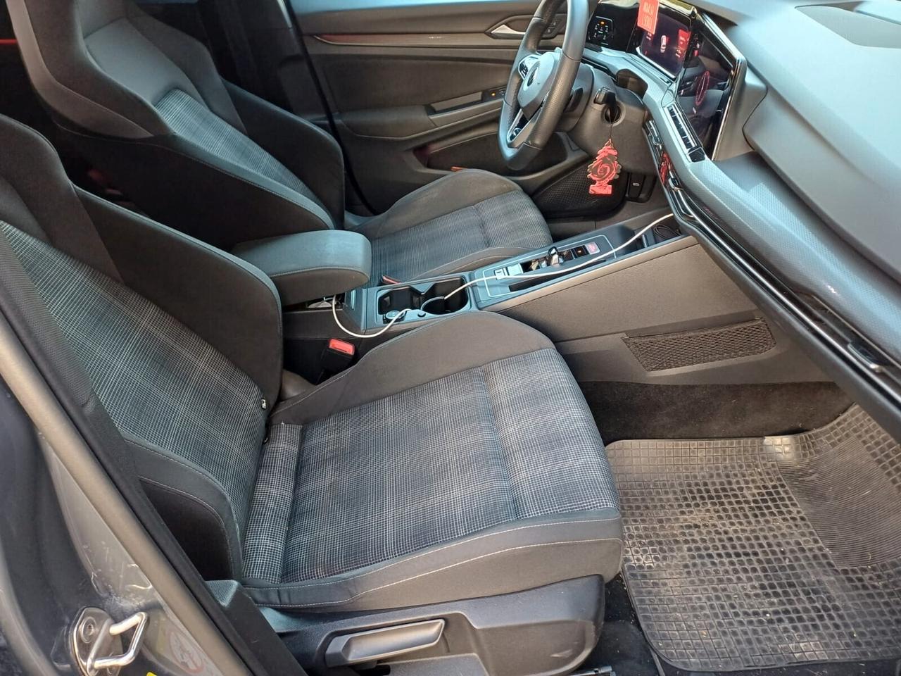 Volkswagen Golf 8 2.0 TDI 200 cv GTD DSG