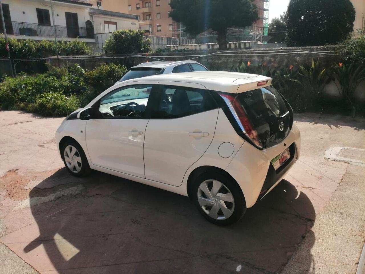 Toyota Aygo 1.0 VVT-i 69 CV 5 porte 2017 Full