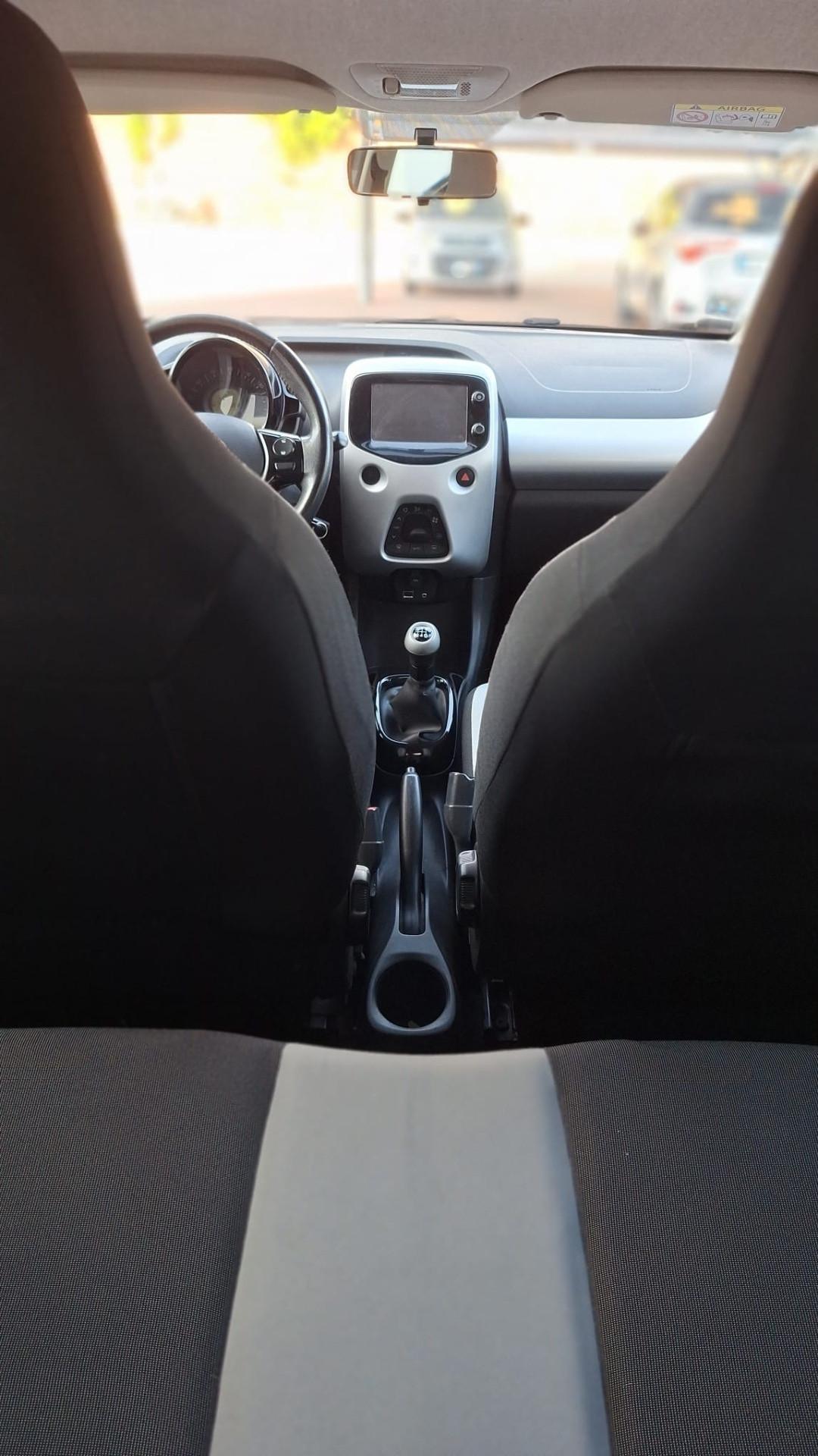 Toyota Aygo 1.0 VVT-i 69 CV 5 porte x-clusiv