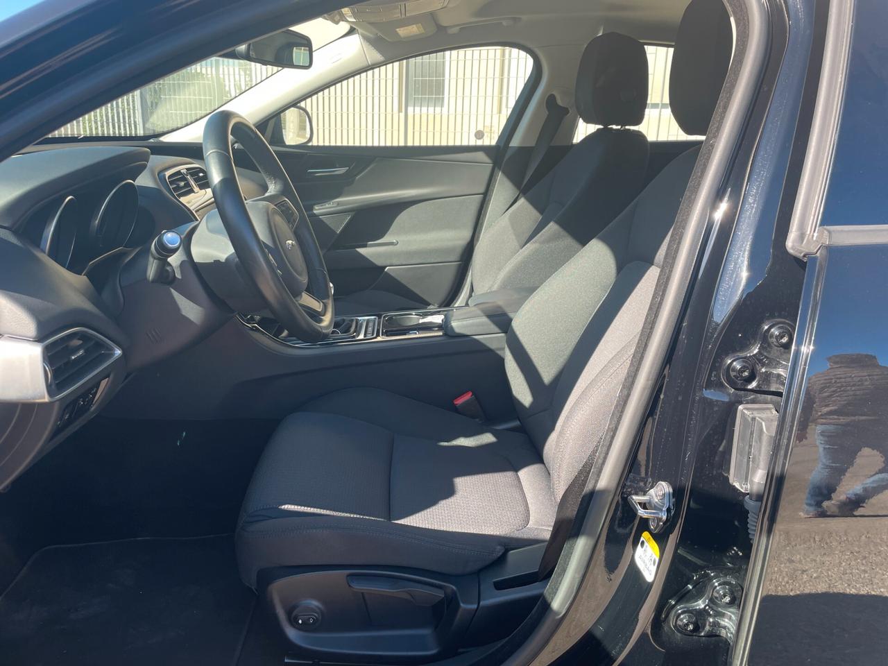 Jaguar XE 2.0 D Turbo Prestige finanziabile a € 180,00 mensili